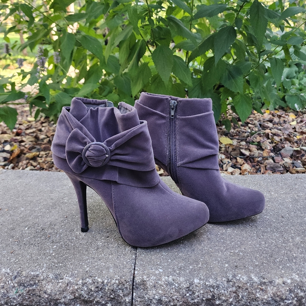 CHARLOTTE RUSSE SUEDE ANKLE BOOTS SZ 7 - Picture 2 of 12